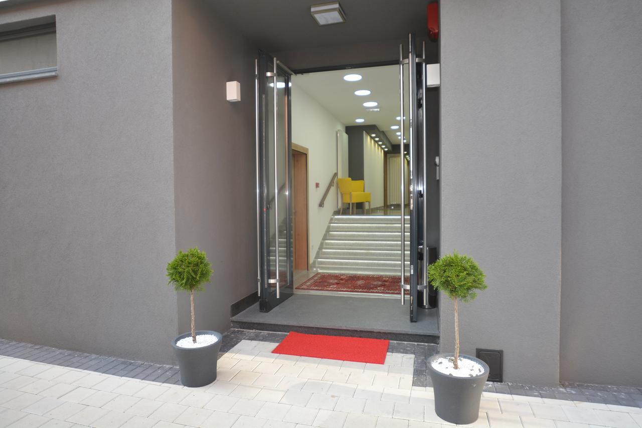 Apart Hotel Family サラエヴォ エクステリア 写真